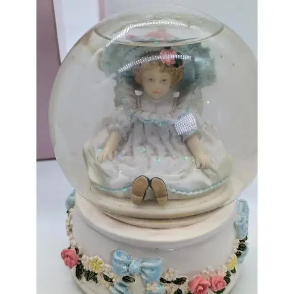 Maud Humphrey Bogart Musical Snowglobe Sarah H5594 1990 Hamilton Gifts